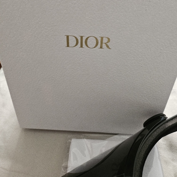 Christian Dior visor - Picture 3 of 5